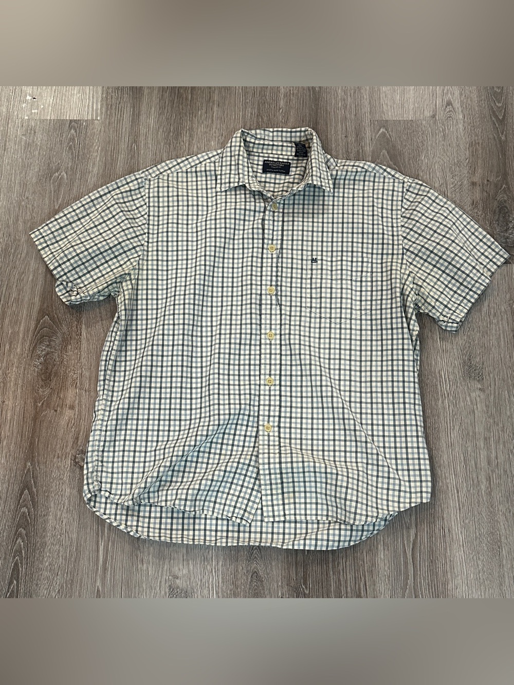 Vintage American Eagle Men's Short-Sleeve Button-Up Plaid Shirt Large